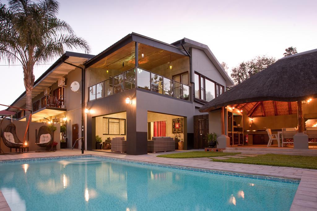 Miles B&B Guest House Oudtshoorn Esterno foto