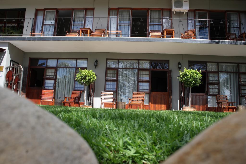 Miles B&B Guest House Oudtshoorn Esterno foto