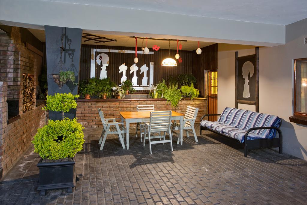 Miles B&B Guest House Oudtshoorn Esterno foto