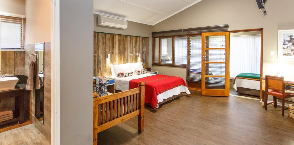 Miles B&B Guest House Oudtshoorn Esterno foto