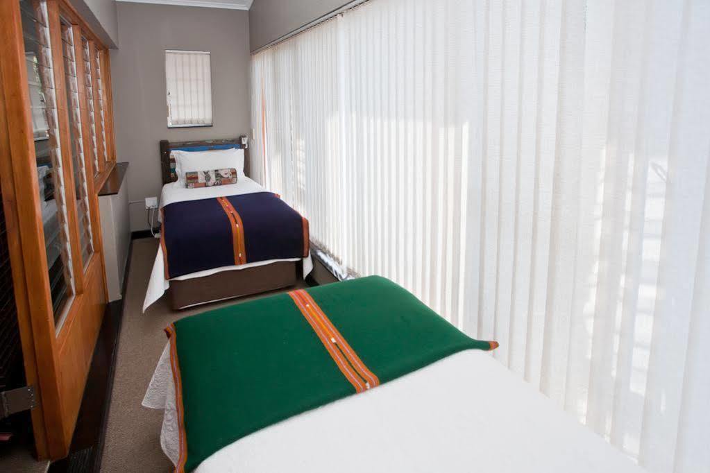 Miles B&B Guest House Oudtshoorn Esterno foto